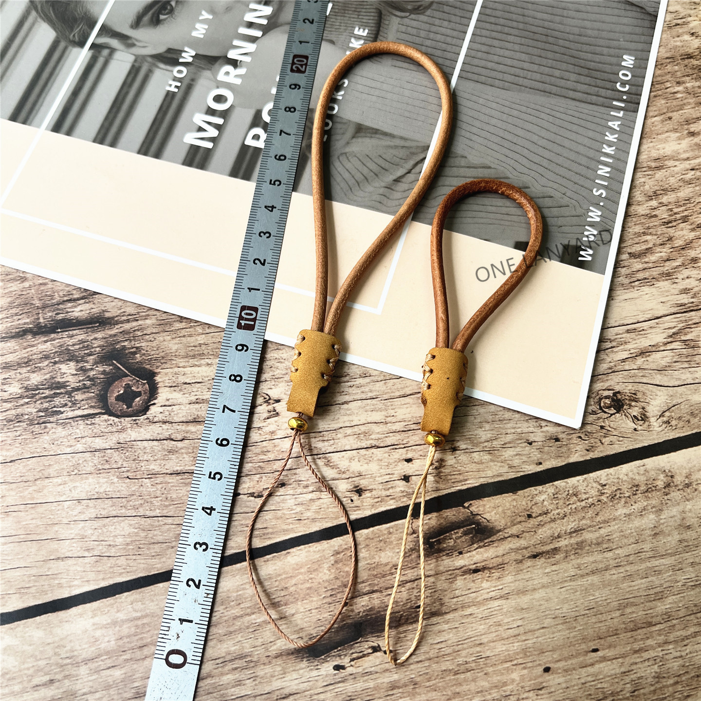 Cellular Keychain Cowhide Key  - Phone Accessories Pictures recensie en prijs