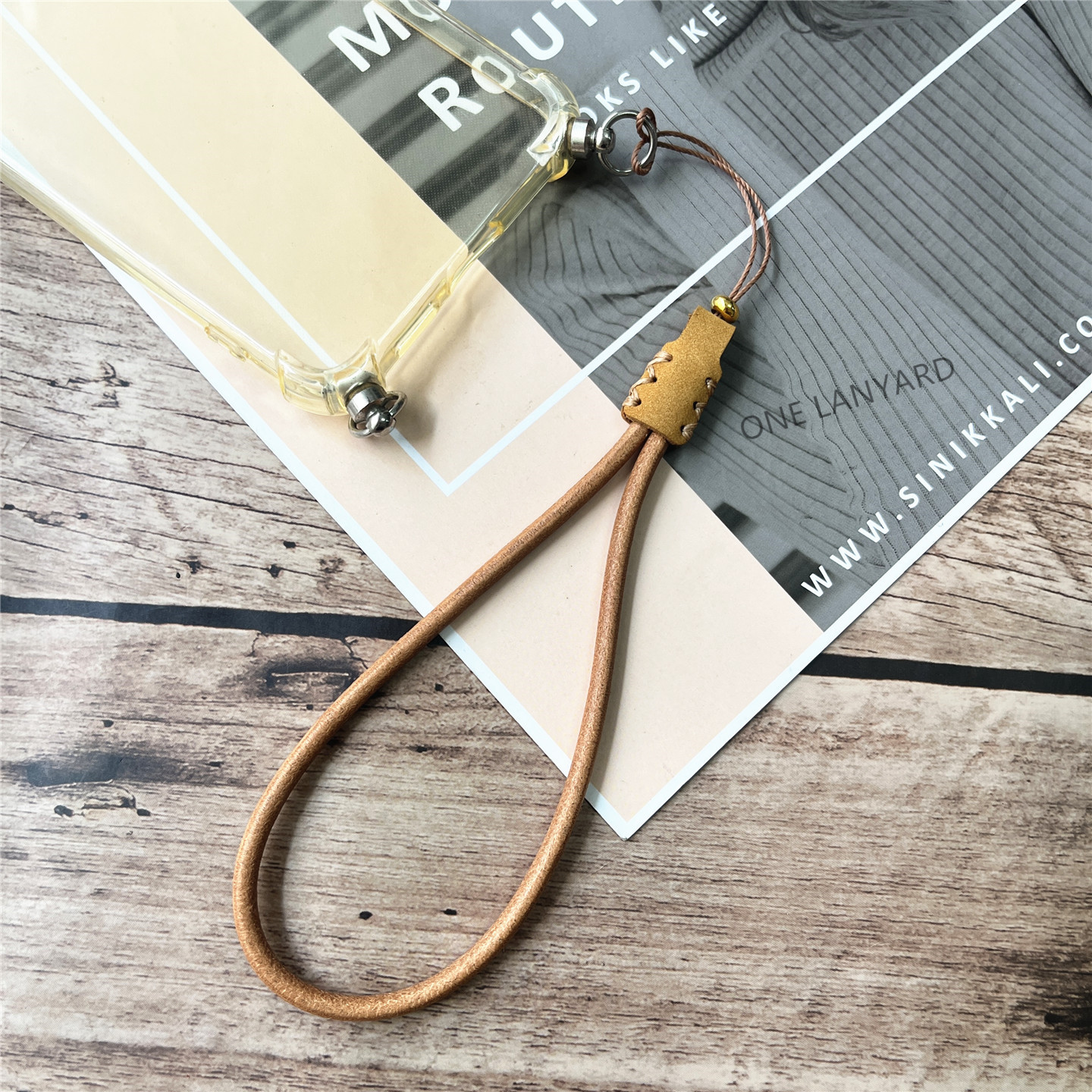 Cellular Keychain Cowhide Key  - Phone Accessories Pictures recensie en prijs