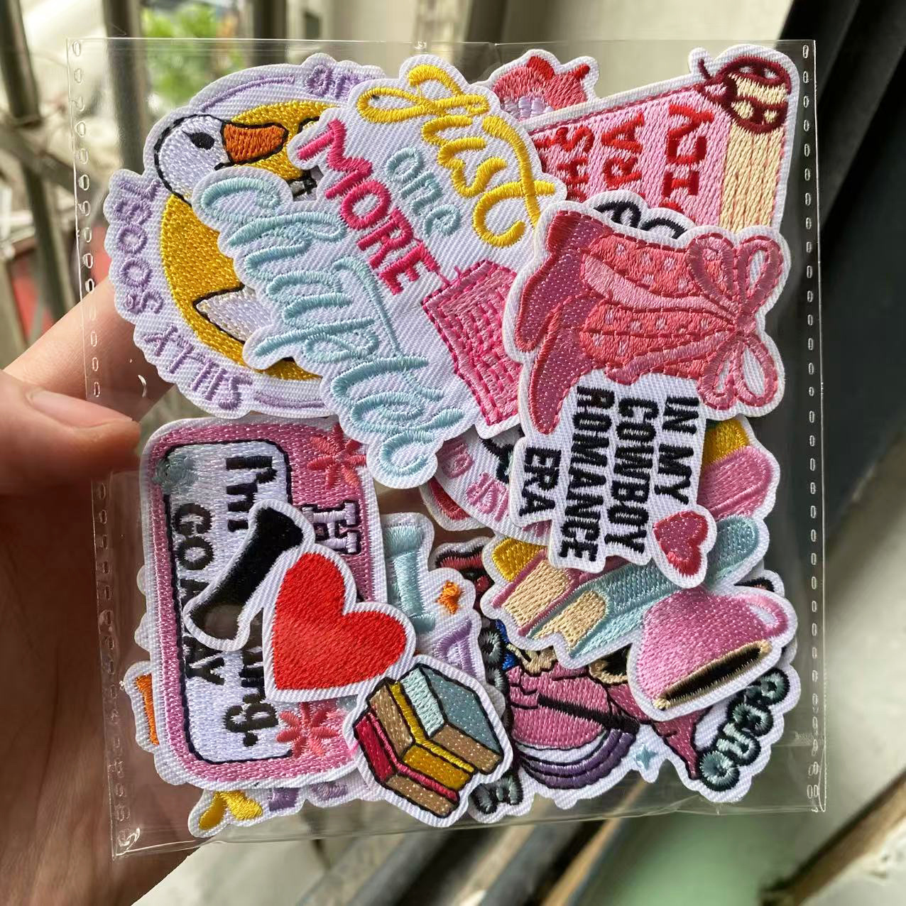 10 Pcs I Love Books Embroidere - Phone Accessories Pictures recensie en prijs